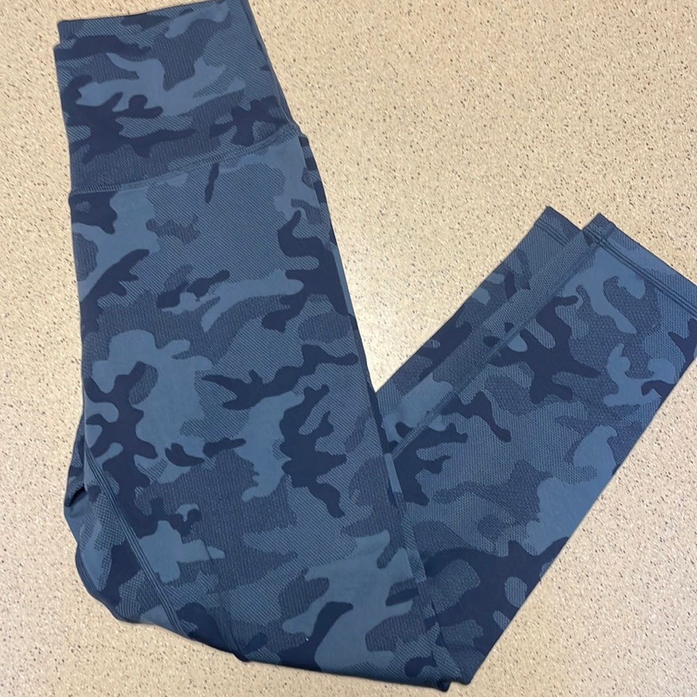 Ptula stealth leggings size Large